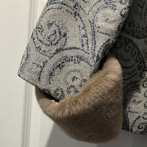 Chico’s metallic jacket with removable fur cuffs size 1 (M) - Picture 3 of 6